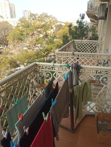 2 mertebeli ev: Bakı, 4 otaqlı, Köhnə tikili, 100 kv. m — 1