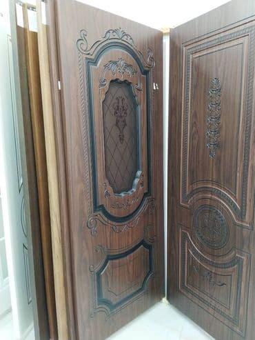 qapi seyf: Ağ rəngli, panelli dizaynlı qapı. Müasir interyerlər üçün uyğun — 6