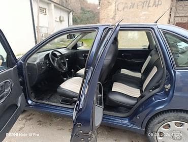 volkswagen polo 1: Volkswagen Polo sedan, tünd mavi rəng. - Yanacaq: benzin - Ötürmə — 2