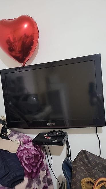 tv 127 ekran: Televizor Samsung LCD 80" — 1