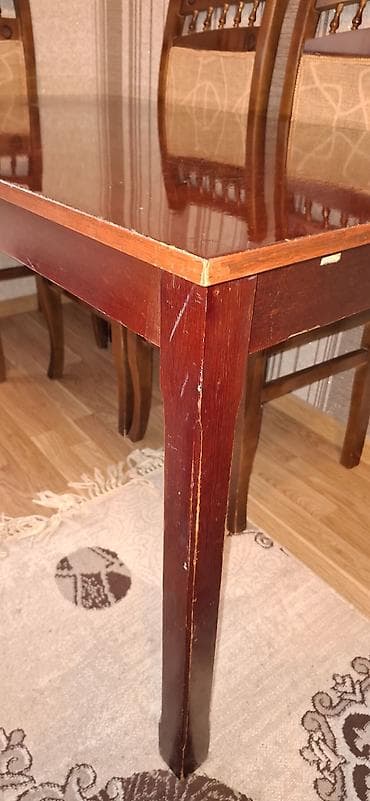 ikinci el mebel desti: Qonaq otağı üçün, İşlənmiş, Açılmayan, Dördbucaq masa, 4 stul — 4