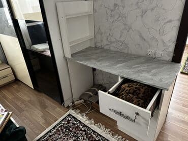 белый рабочий стол: Компьютерный стол, Нераскладной, Прямоугольный стол — 1