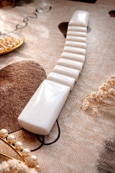 Minimalist üslubda zərif təsbeh - Rəng: qar bəyaz - Dizayn: iri