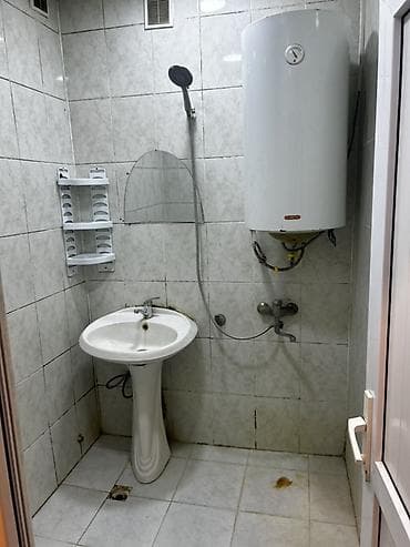 Mənzil Sabunçu rayon İcra Hakimiyyətinin arxasında yerləşir. 2 otaqdan — 7