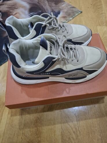 женские розовые кеды: Unisex idman ayaqqabısı - Rəng: bej-krem tonlarında, tünd mavi/boz — 1