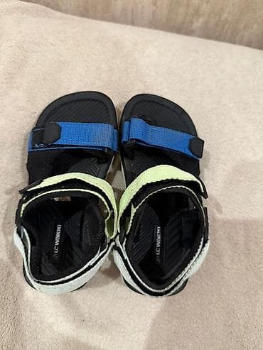 toxunma papislar: Uşaq sandaleti – LC Waikiki. uşaglar.30 ölçü - Rənglər: qara əsas — 2