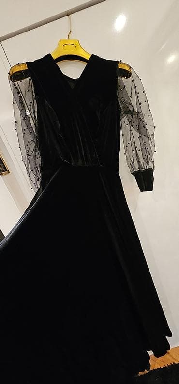 Qara məxməri qadın paltarı - Material: yumşaq məxmər (əsas hissə)