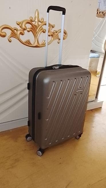 səyahət çantası: M ÖLÇÜ 15/20 KG CEKİ GOTUTUR HEC BİR PRABLEMİ YOXDUR İSTƏYƏN ÜNVANDAN — 1