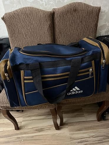 meta eynək: Adidas idman/seyahət çantası - Rəng: tünd göy, qızılı detallarla - — 2