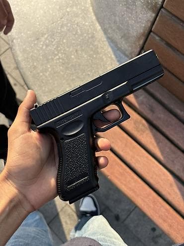 helium sar: Glock 18 üslubunda 6 mm softair/BB tapança (oyuncaq/airsoft) - — 1
