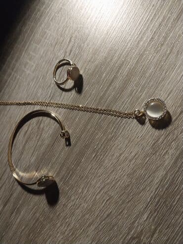 Аксессуары для волос: Qizil renginde bujiteriya desti — 1