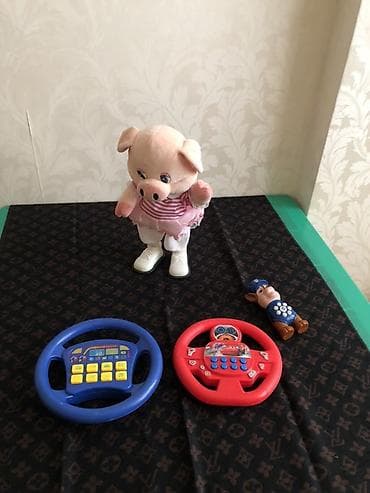 şaxta baba oyuncagi: Musiqlil Uşaq oyuncaqları dəsti Tərkib: - Yumşaq plyuş donuz balası — 1