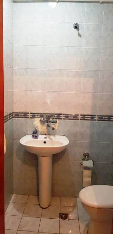 bakıda kirayə evlər 2023: Heydər Əliyev mərkəzin yanı 10 mərtəbəli binanın 7-ci mərtəbəsi ümumi — 10