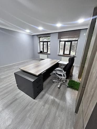 ofis sekilleri: Məhsul: Ofis mebel dəsti – rəhbər masası, tumbalı yan modul, TV/servis — 3