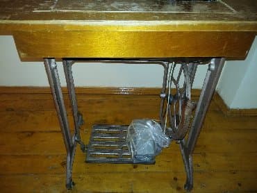 Qədim ütülər: Kecmis SSRI nin Kalinin adina pedalli tikis masinidir. Motora — 3