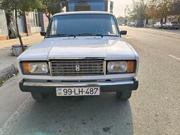 evakuator turbo.az: VAZ 2107, ağ rəng, AZ dövlət nömrə nişanı 99-LH-487. Xüsusiyyətlər: - — 3