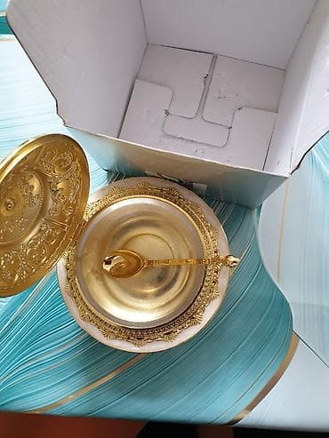 qedimi sufre: Qızılı naxışlı qənd qabı dəsti - Tərkib: qapaqlı qab, uyğun qaşıq - — 1