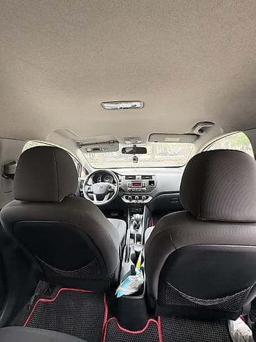 accent 2013: Kia Rio: 1.6 l | 2013 il Sedan — 6