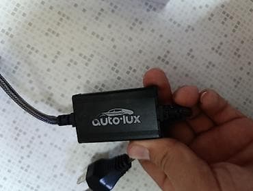 Auto-lux markalı avtomobil işıqlandırma dəsti. Dəstə 2 ədəd LED far