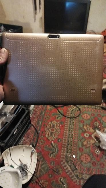 hard disk 1tb: Planşet – böyük ekranlı, ağ ön panel və qızılı arxa qapaq — 3