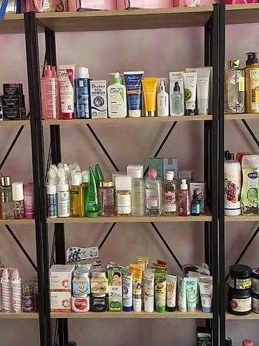 malazya mebel: Yeni vitrinlər alındığı üçün bu vitrinlər satılır. 1i künc vitrini — 2