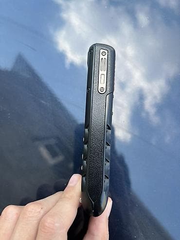 очки с камерой баку: Ferrari temalı lüks düyməli telefon - Korpus: qara rəng, mat-metal və — 4