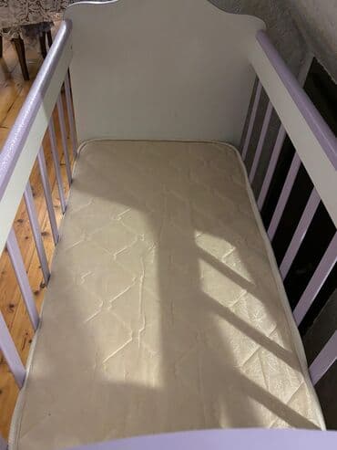 столик на кроватку: Для девочки и мальчика, Б/у, Четырехугольная, Колыбель, С матрасом, Без механизма качания — 3