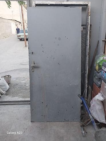 Metall qapı – boz rəngdə, komplektdə qapı yarpağı və metal qutusu — 2