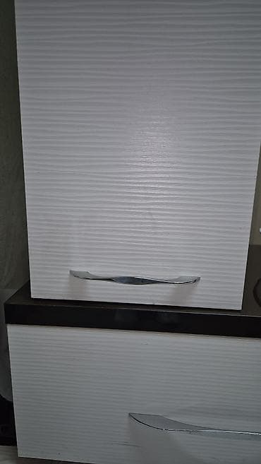 hamam ucun rəf: Düz TV altlığı, Polkalı, Laminat — 5