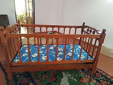 Beşiklər: Oğlan və qız üçün, Dördbucaq, Beşik, Dəstsiz, Matras ilə, Yellənmə mexanizmsiz — 1