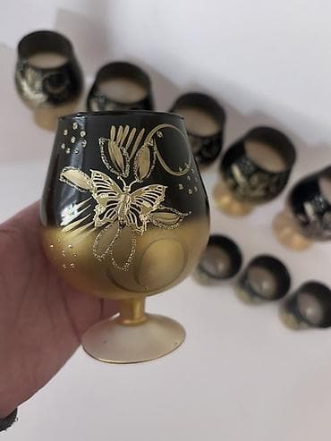 hediyye: Qara-qızılı bəzəkli şüşə bokal və stəkan dəsti - Komplekt: 6 ədəd — 3
