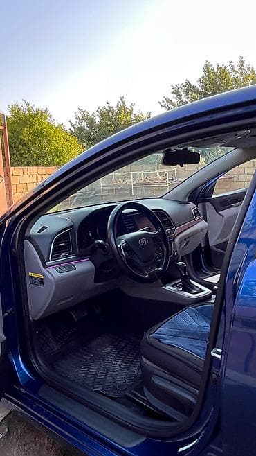 disk qabi: Hyundai Elantra: 2 l | 2018 il Sedan — 7