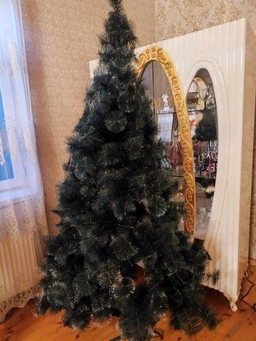 şen yolka: Yolka hundurluk 2 m usdundeki rengli isiqlarda verilir qiymet 150 azn — 2