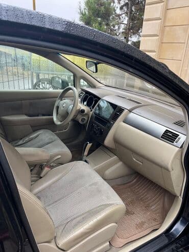 c klass mersedes: Nissan Tiida: 1.8 l | 2007 il Sedan — 20