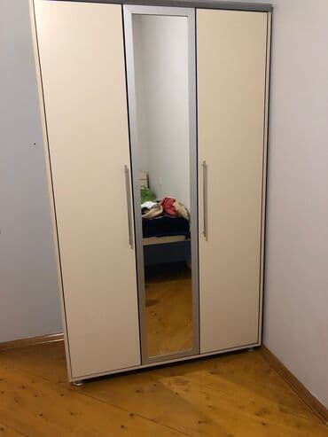 Qoruyucu plyonka və şüşələr: Açılan, 3 qapılı Düz dolab, Qarderob, paltar dolabı — 1