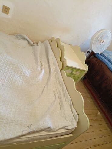 tek adamliq kravatlar: Hazır, Maşın-çarpayı, Matras ilə — 1