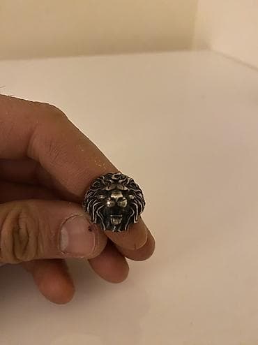 kardinal qolbaq: Üzük — 1