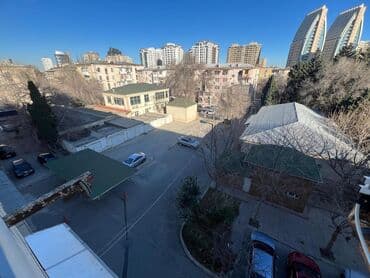 merkez: Bakı, Yasamal, 2 otaqlı, Köhnə tikili, m. Elmlər Akademiyası, 75 kv. m — 15