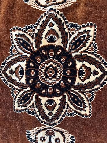 divan ustu ortukler: Təmiz və səliqəli saxlanılmış, çox az istifadə olunmuş nostalji plyuş — 2