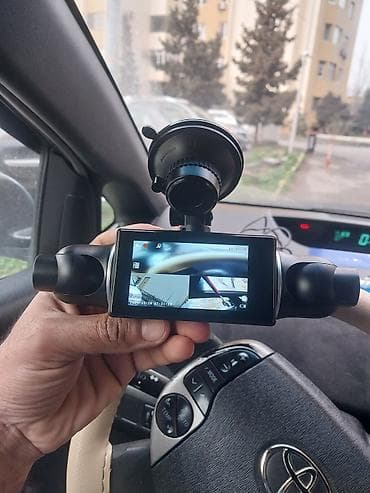 ekran karti: Avtomobil DVR-i (3 kamerali) 4k wayfayli 128gb yadas karti ustunde ve — 1