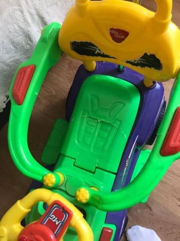 uşaq maşını işlənmiş: Uşaq avtomobili Işlək vəziyyətdədir.heç 1 problemi yoxduruşaq arabası — 2