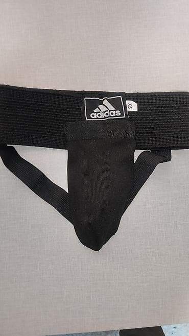 Adidas döyüş dəsti – uşaq/yüngül çəkilər üçün razmeri; L Tərkib: - — 6