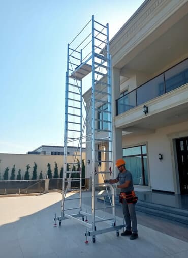 yuxuda nerdivan gormek: Təkərlər üzərində hərəkət edən alüminiumdan hazırlanmış bu səyyar — 1