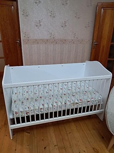 ağ uşaq carpayısı: Oğlan və qız üçün, Dördbucaq, Beşik, Dəstsiz, Matras ilə, Yellənmə mexanizmsiz — 1