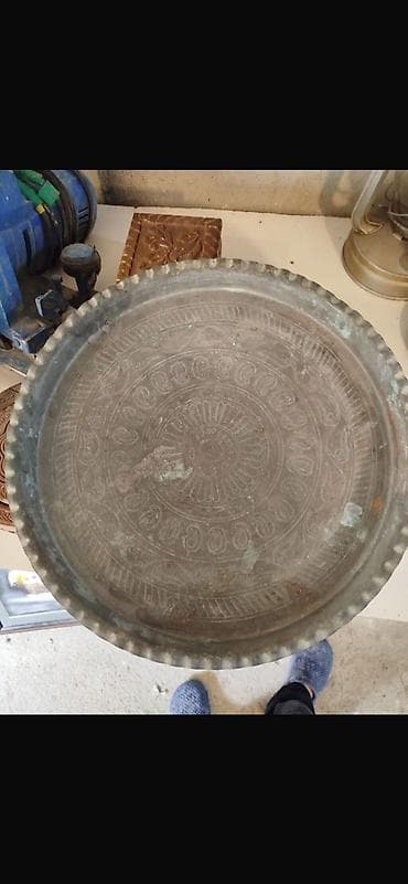 idmana aid resimler: Mis məcməyi/tray - Material: döymə mis - Forma: dairəvi, yüksək — 1