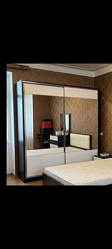 iwlenmiw plastik qapi: Dolab satilir. Eni 180. Derinliyi 55. Hundurluyu 205. *Qiymeti 195 — 1