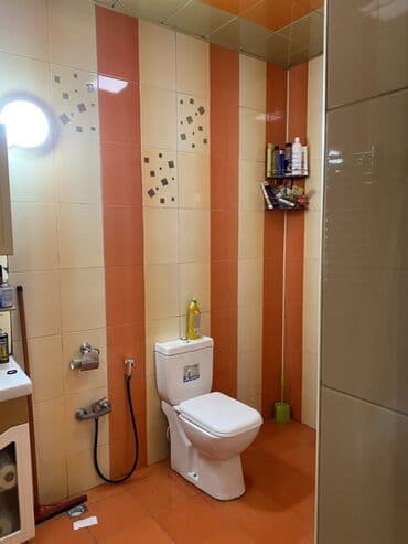 yeni günəşlidə satılan evlər: Fərdi yaşayış evi, iki mərtəbəli, geniş həyəti və terraslı. Evin — 13