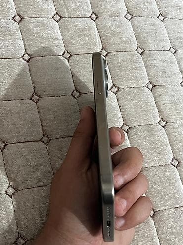 102 ekran per page 40: IPhone 15 Pro Max, 256 GB, Natural Titanium, Face ID — 3