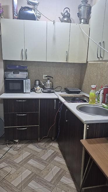 divar skafi: Mətbəx mebel dəsti - Üst divar dolabları: 4 qapılı ağ rəngli modul — 2