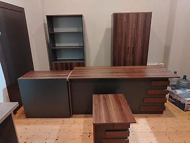 Ofis mebel dəsti Tərkib: - Resepsiyon/idarəçi masası: iri iş səthi